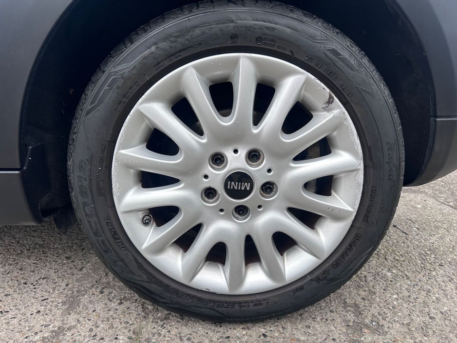 2015 MINI One - image 37