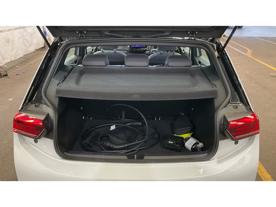 2022 Volkswagen ID.3 - image 7