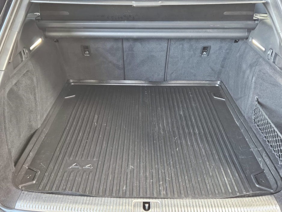 2020 Audi A4 - image 7