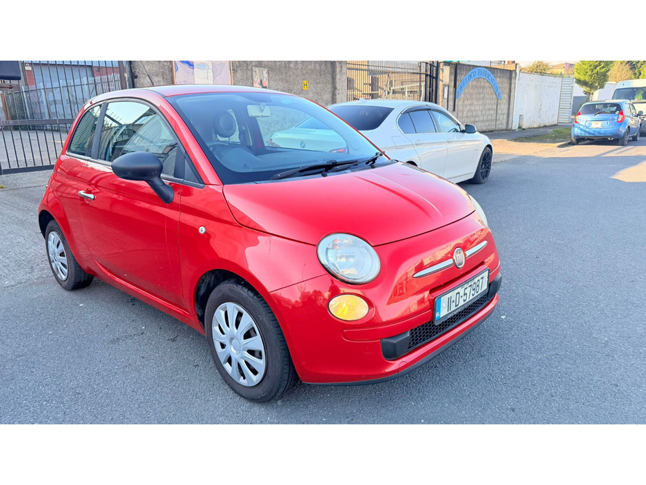 2011 Fiat 500 - image 4