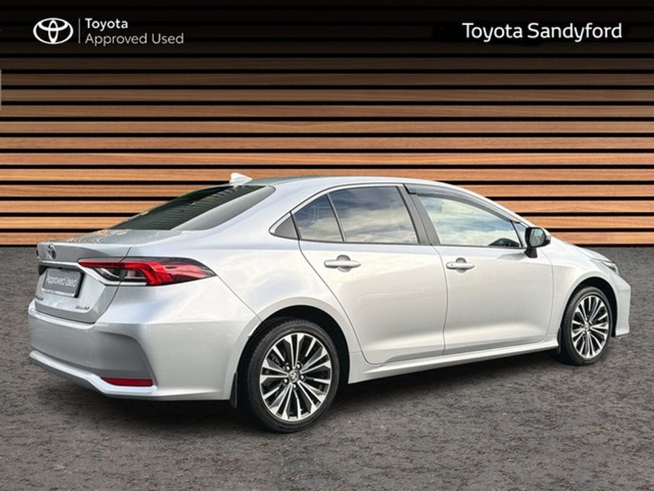2025 Toyota Corolla COROLLA LUNA SPORT SALOON €34,945