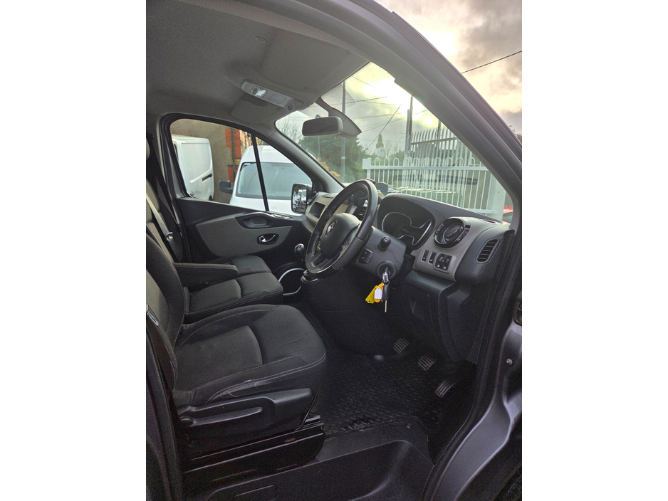 2016 Renault Trafic LL29 DCI 140 SPORT CREW VAN 3DR €21,500