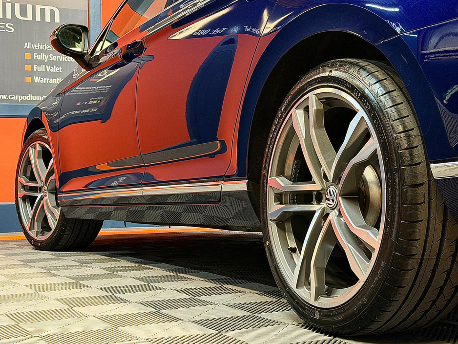 2018 Volkswagen Passat - image 24