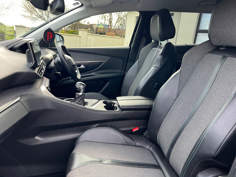 2023 Peugeot 5008 1.5 BlueHDi 130bhp Allure €33,950