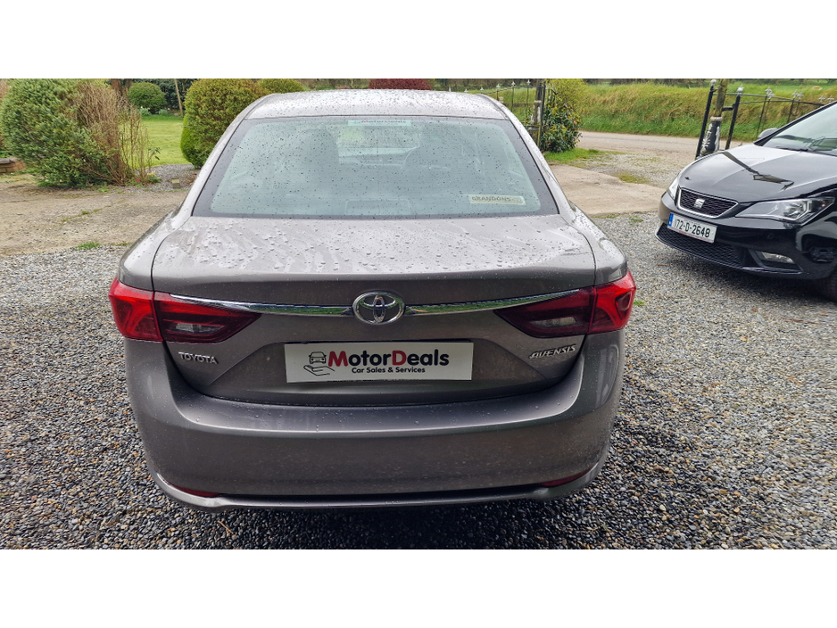 2016 Toyota Avensis - image 6