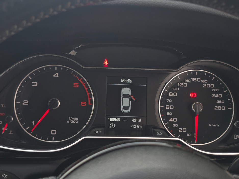 2015 Audi A4 - image 28