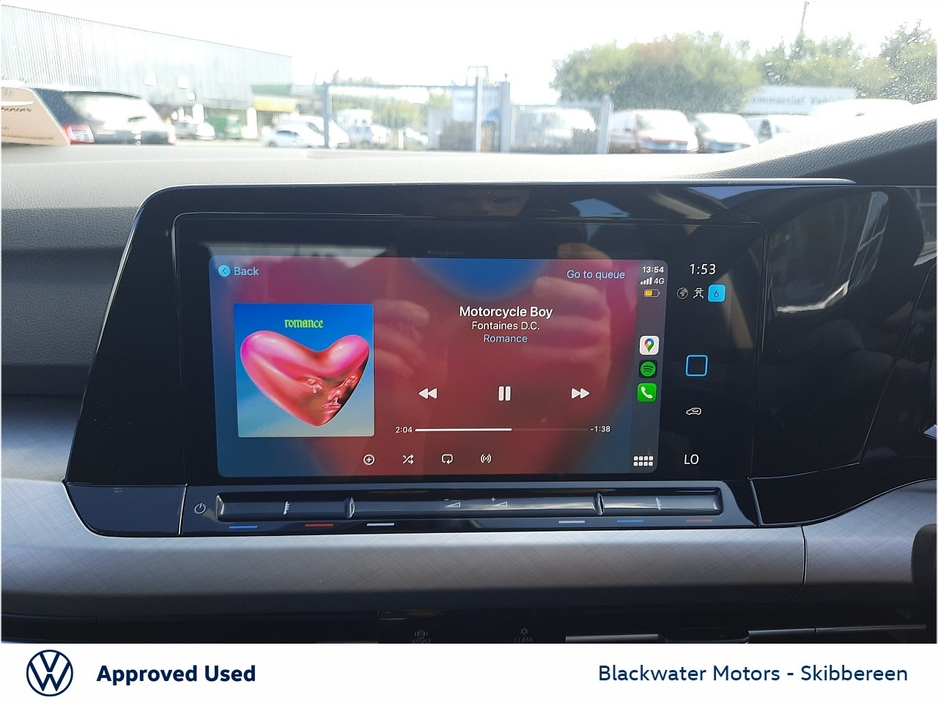 2023 Volkswagen Golf - image 18