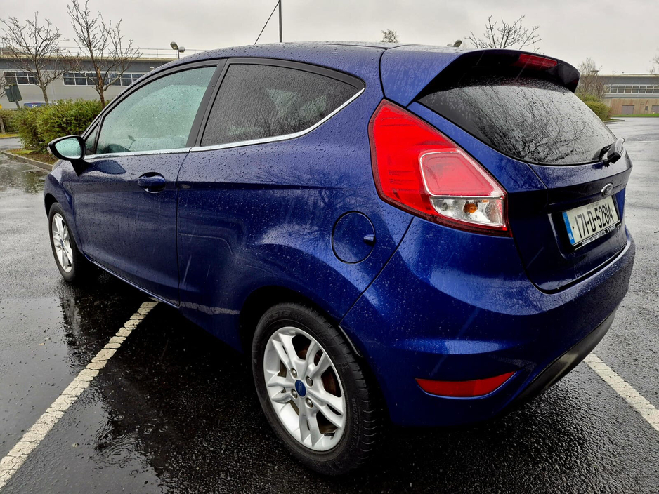 2017 Ford Fiesta - image 2