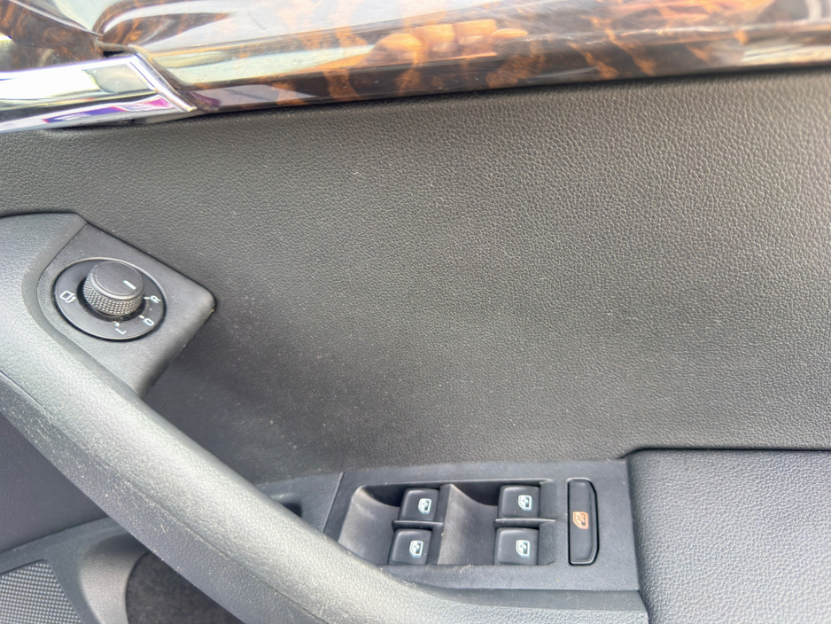 2016 Skoda Octavia - image 28