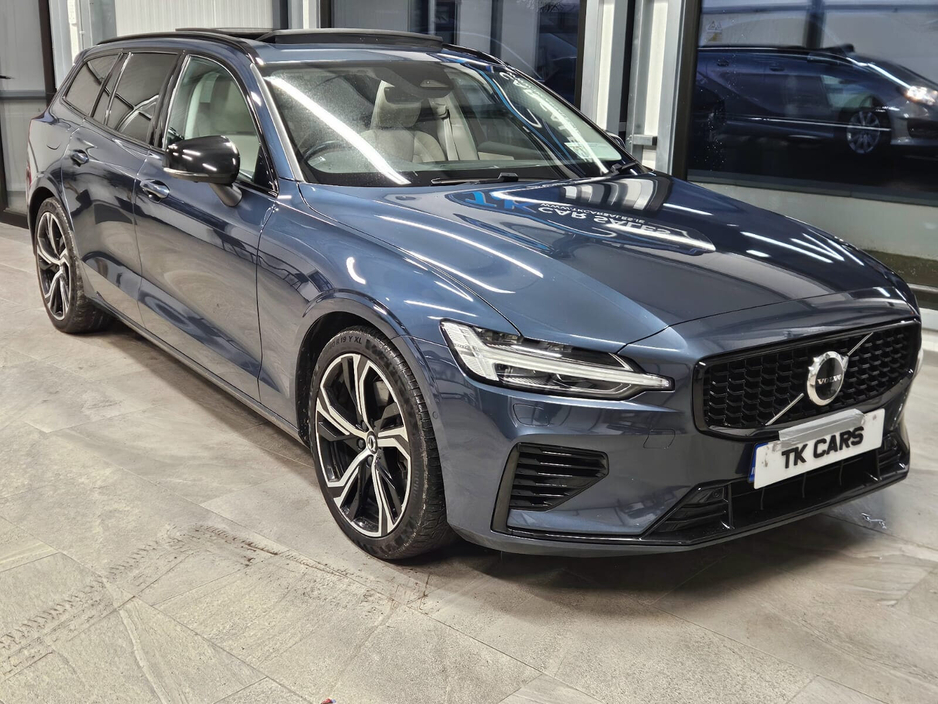 2022 Volvo V60 PHEV T8 (455hp) Ultimate Dark AWD €27,950