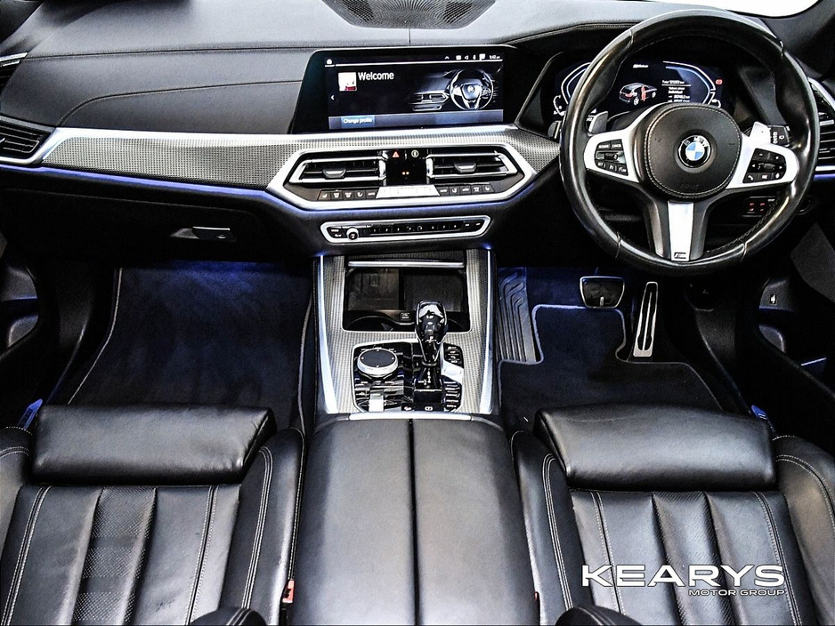 2020 BMW X5 - image 10