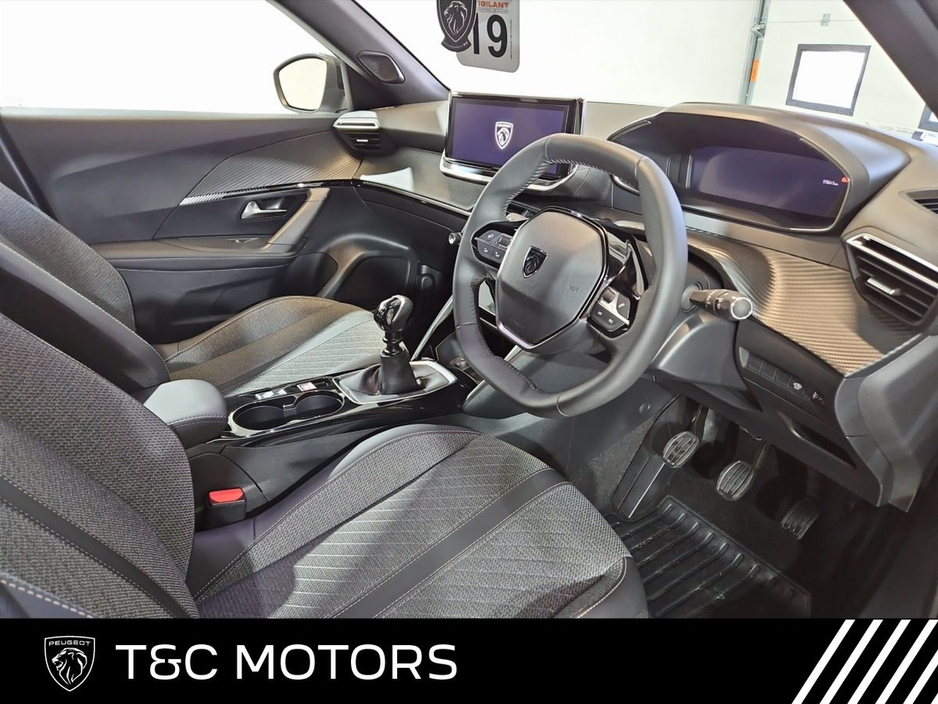 2025 Peugeot 2008 Allure Model Front + Rear Parking Sensors & Rear Camera, Bluetooth with Apple Carplay/Android Auto, Privacy Glass, Cruise Control €30,995