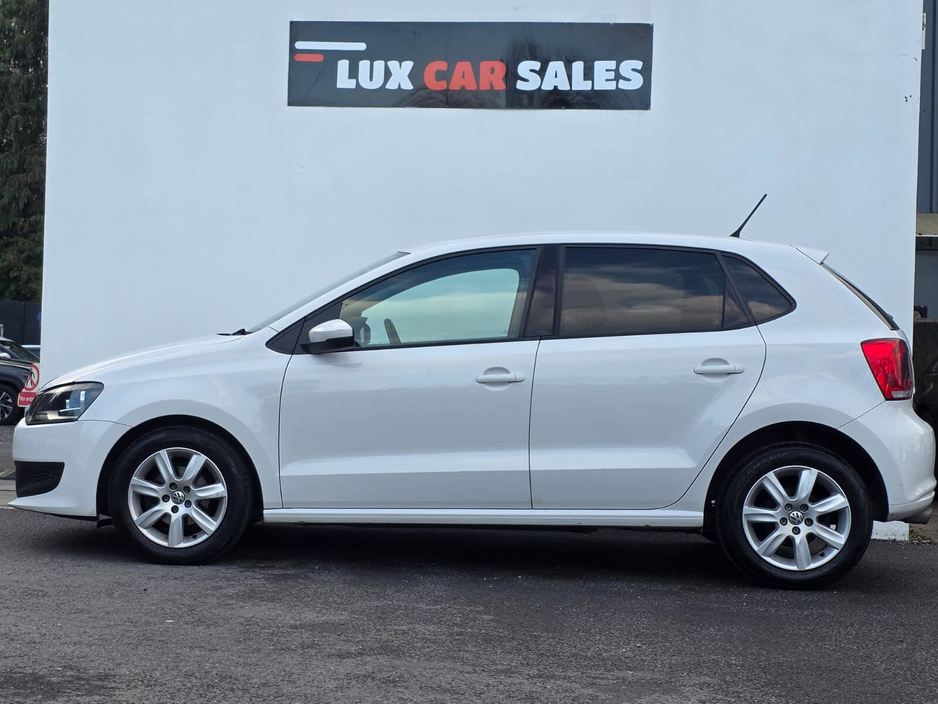 2013 Volkswagen Polo - image 3