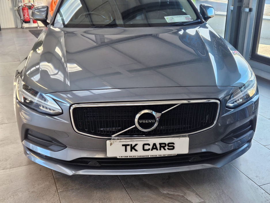 2019 Volvo S90 - image 4