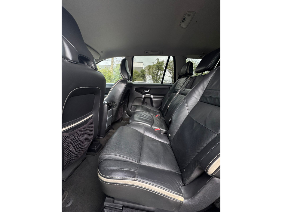 2011 Volvo XC90 - image 19