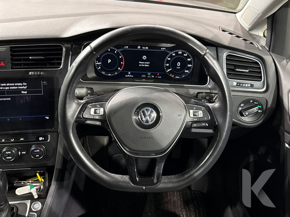 2020 Volkswagen Golf COMFORT LINE MEISTER - UPGRADED FACTORY ALLOYS - CRUISE CONTROL - REVERSE CAMERA - DIGITAL DASH €21,950