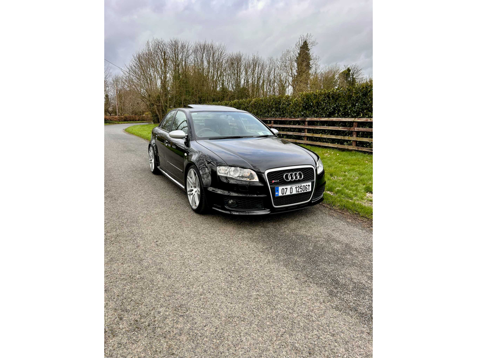 2007 Audi RS4 - image 3