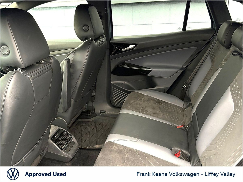 2023 Volkswagen ID.4 - image 6