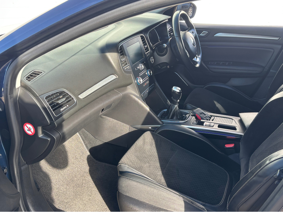 2017 Renault Megane - image 9