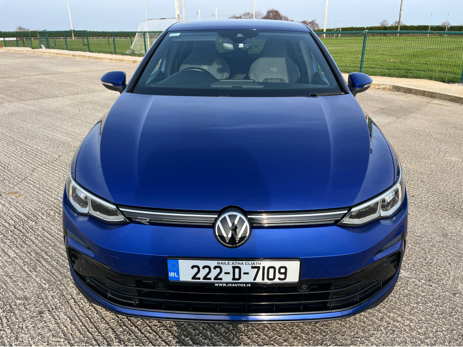 2022 Volkswagen Golf - image 2