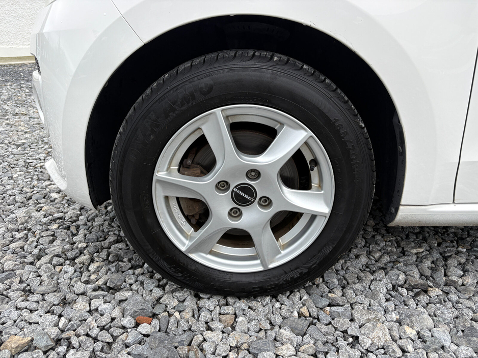 2015 Volkswagen up! - image 21