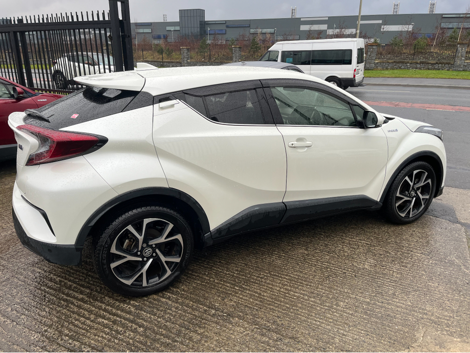 2019 Toyota C-HR 1.8 HYBRID AUTO LOW KM FULL LEATHER €19,950