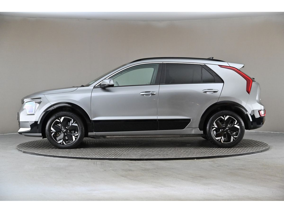 2023 Kia Niro - image 5