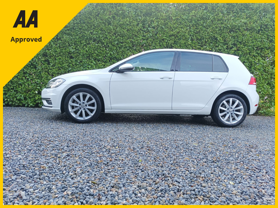 2018 Volkswagen Golf 1.2 TSI AUTOMATIC 7.5 FACELIFT ONLY 51,697kms CLIMATE CONTROL REVERSE CAMERA LED HEADLIGHTS FACTORY IMMOBILISER TOUCHSCREEN MULTIMEDIA SYSTEM CRUISE CONTROL STOP START TECHNOLOGY 2 YEARS NCT 1YR TAX €18,949