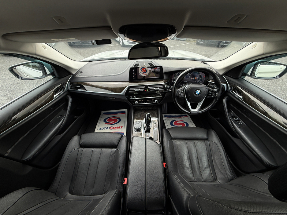 2017 BMW 5 Series - image 3