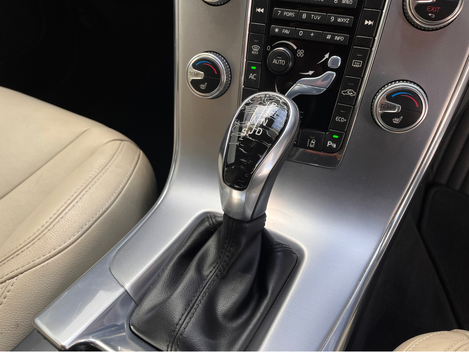 2016 Volvo S60 - image 43