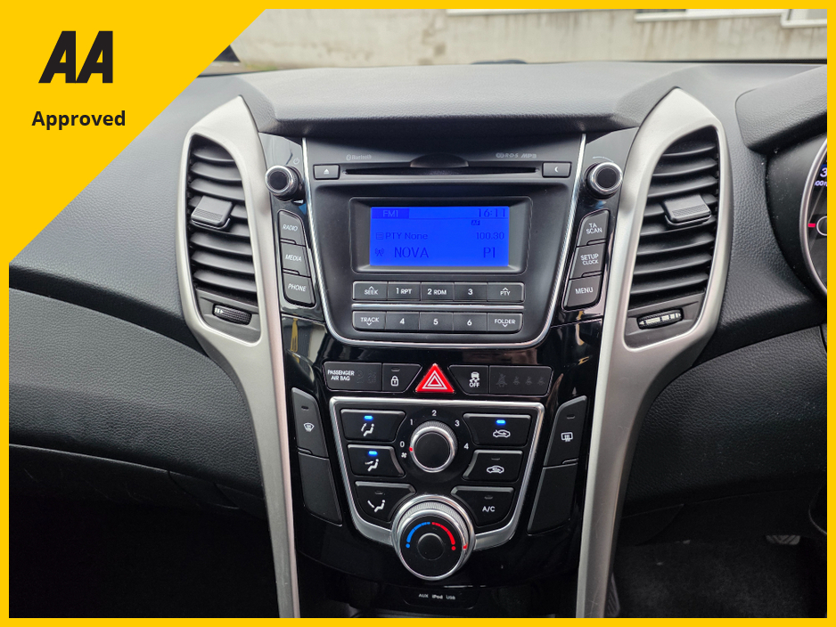 2015 Hyundai i30 - image 14