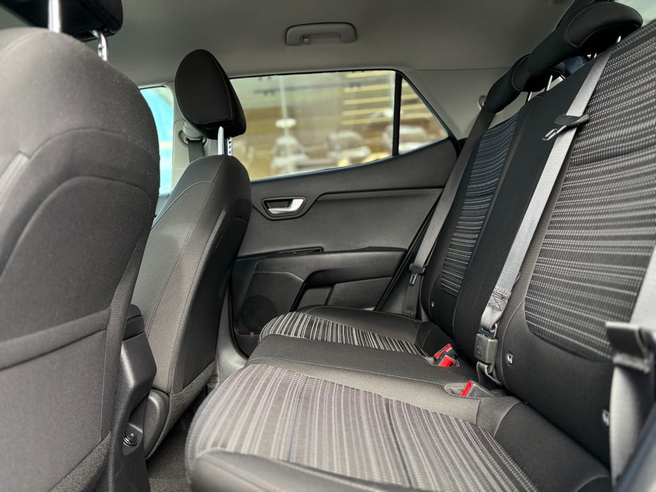 2019 Kia Stonic - image 4