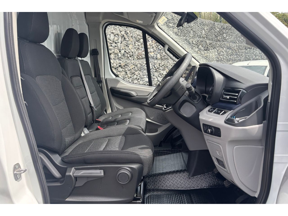 2026 Maxus Deliver 9 BASE L3H2 2.0 TCDI 1 €28,495