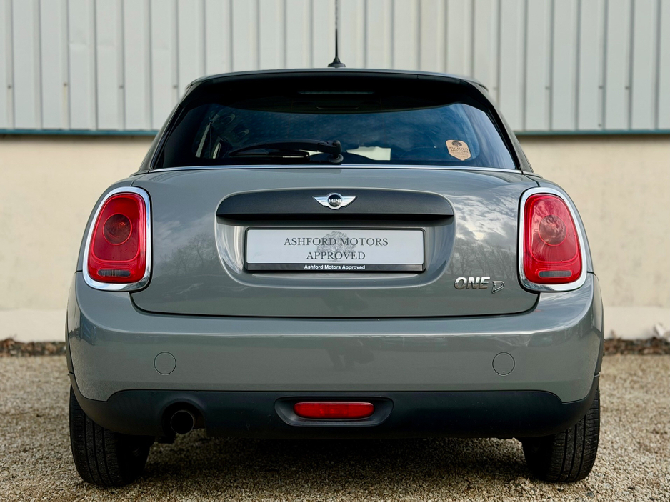 2016 MINI One - image 6