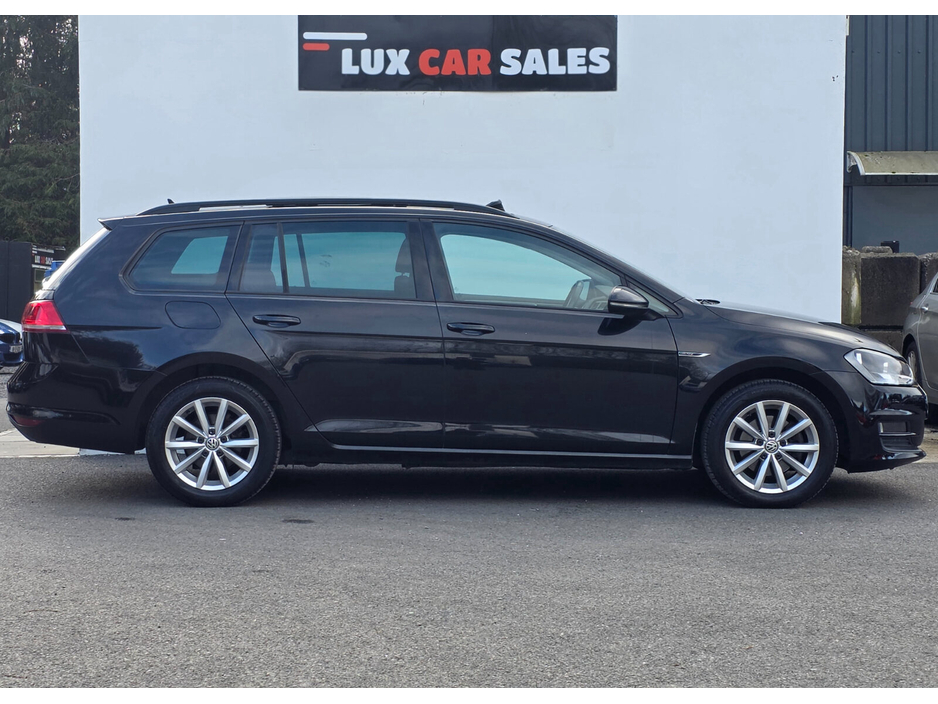 2016 Volkswagen Golf - image 2