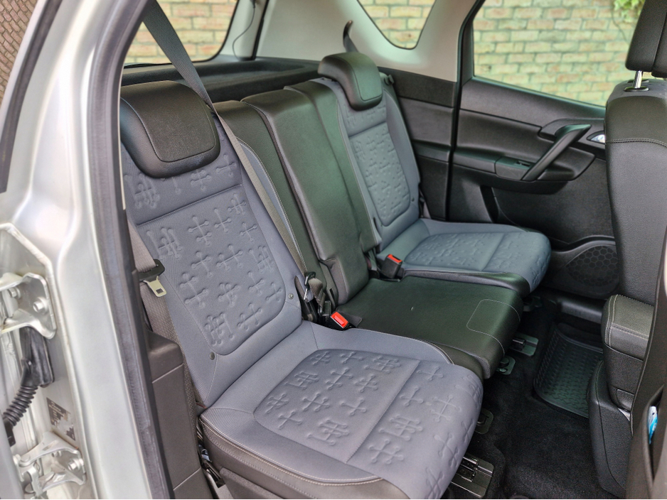 2017 Opel Meriva - image 28