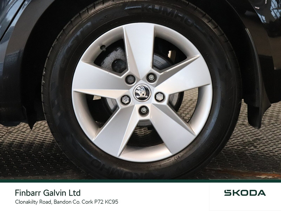 2018 Skoda Octavia - image 9