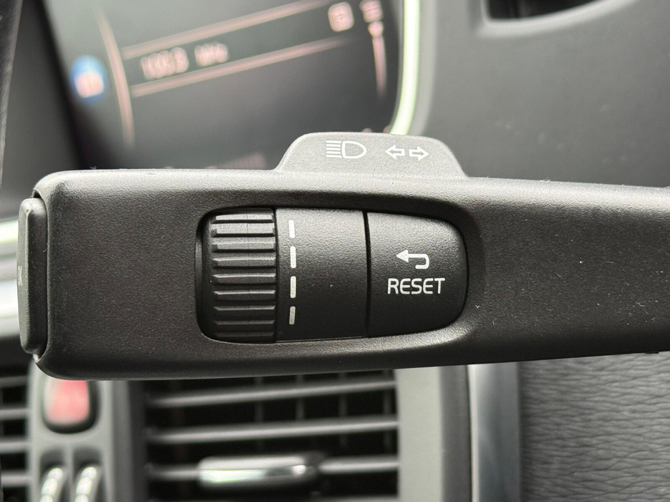 2018 Volvo V40 D2 (120hp) Momentum Edition Geartronic