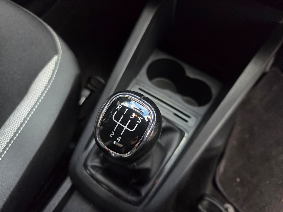 2017 Skoda Fabia - image 10