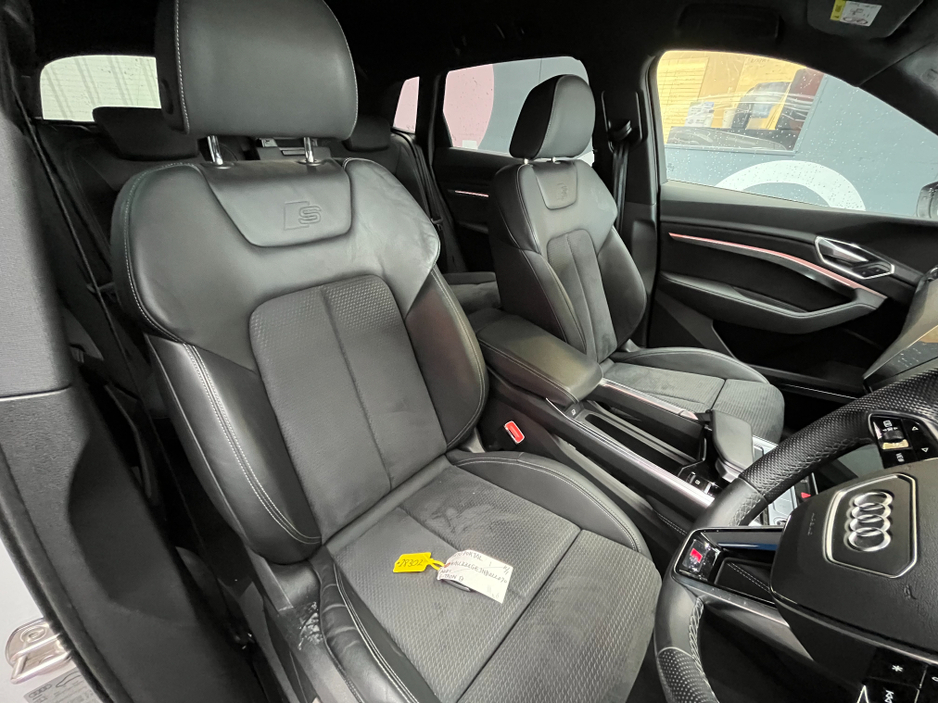 2022 Audi e-tron - image 11