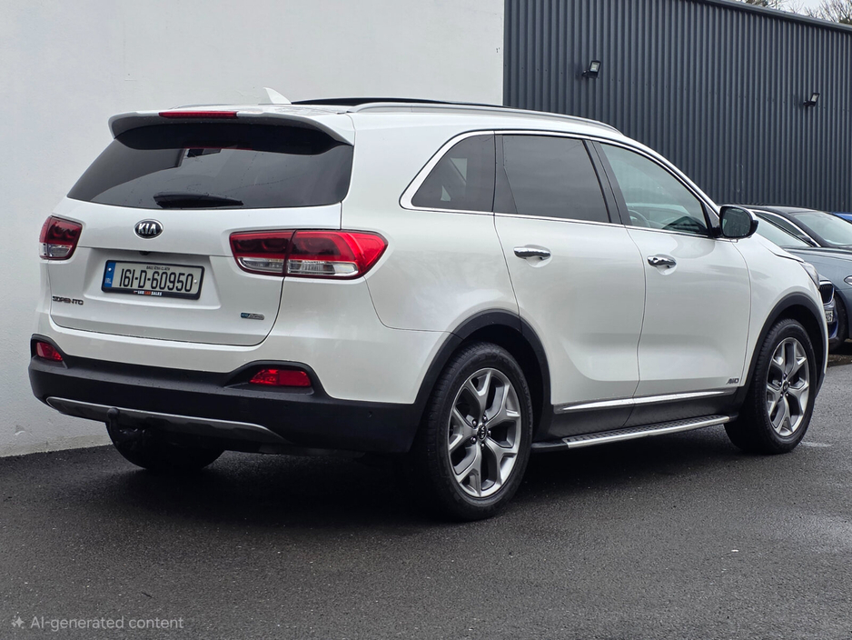 2016 Kia Sorento - image 11