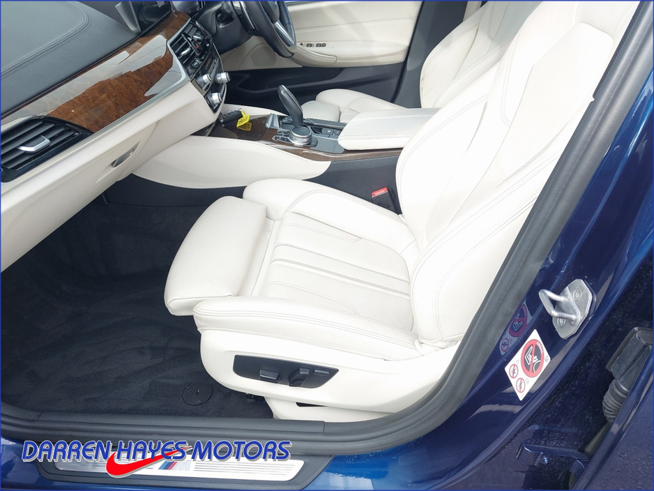 2017 BMW 5 Series - image 8