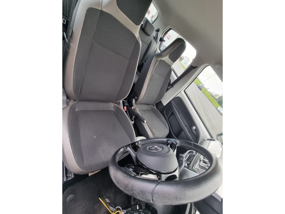 2013 Volkswagen up! - image 22