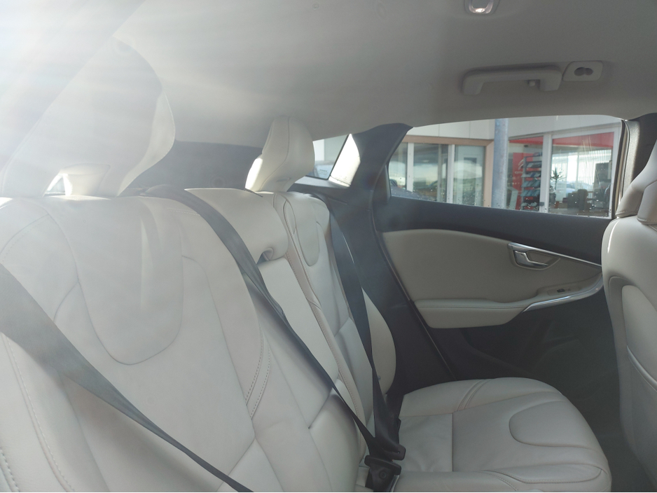 2019 Volvo V40 D3 MOMENTUM ED 5DR €19,950