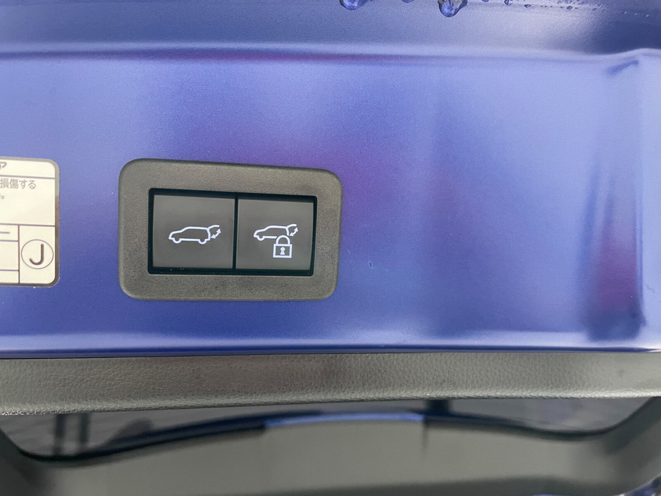 2022 Toyota Corolla Cross - image 12