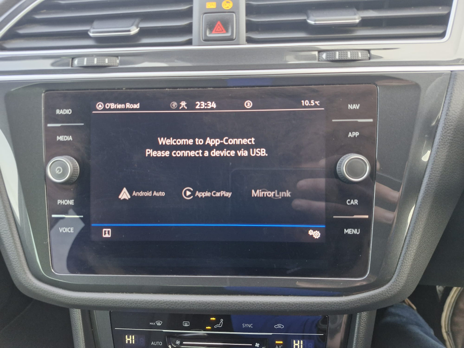 2023 Volkswagen Tiguan - image 14