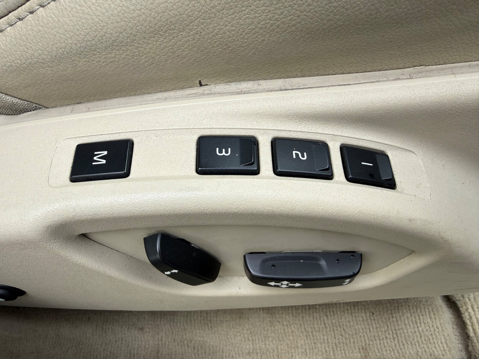 2015 Volvo XC60 - image 17