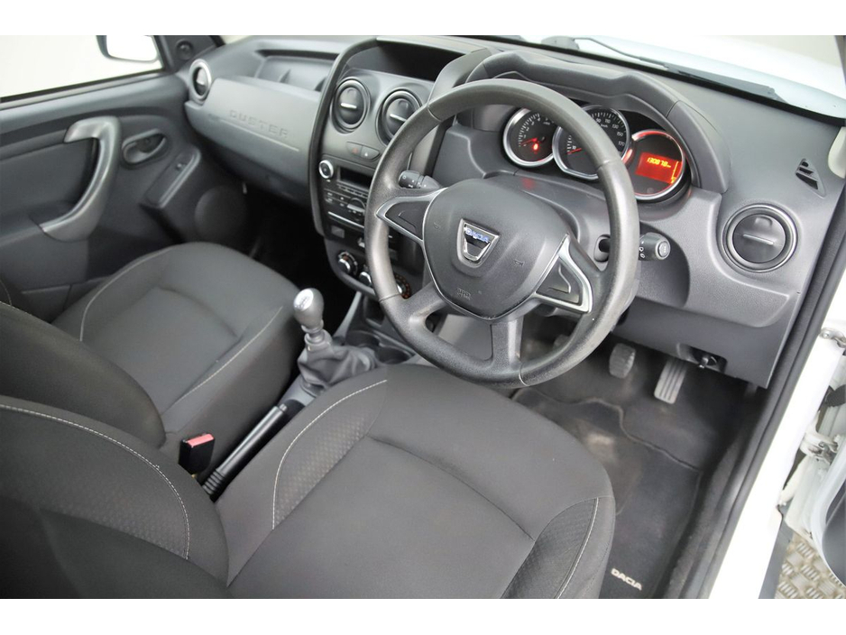 2018 Dacia Duster - image 13