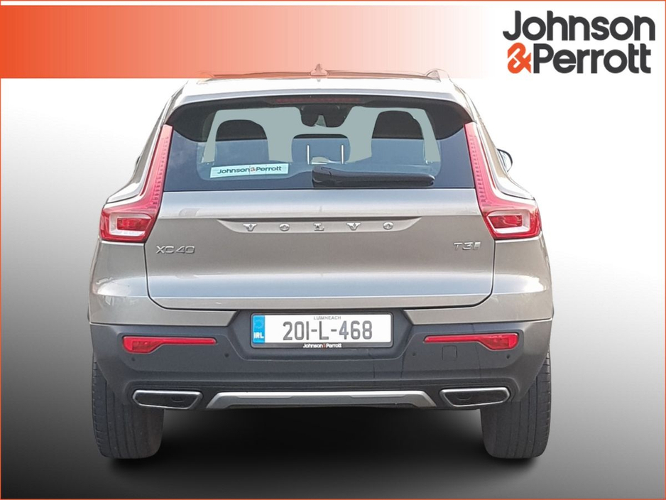 2020 Volvo XC40 - image 6
