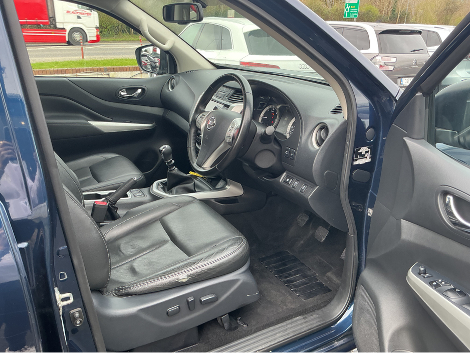 2021 Nissan Navara - image 12